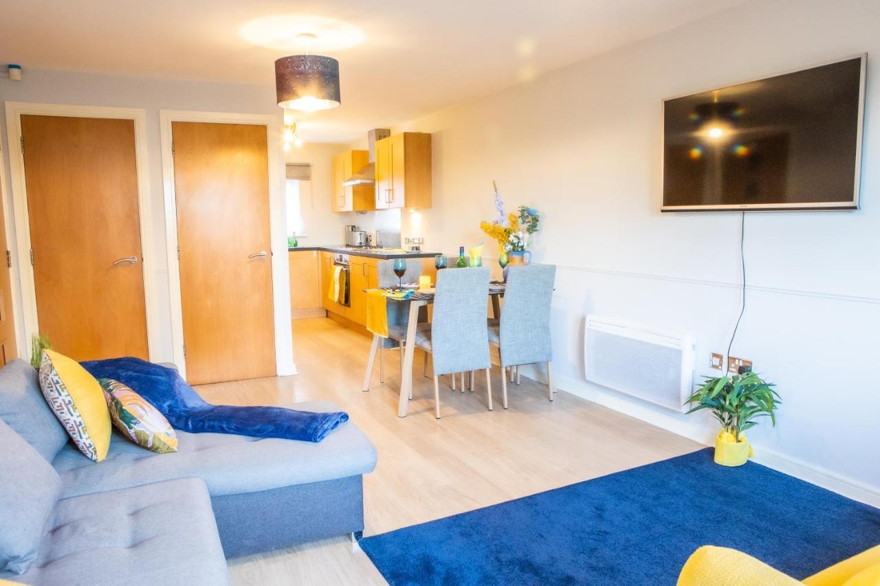 Newly Furnished Appartment Near Train Station Вулвергемптон Екстериор снимка