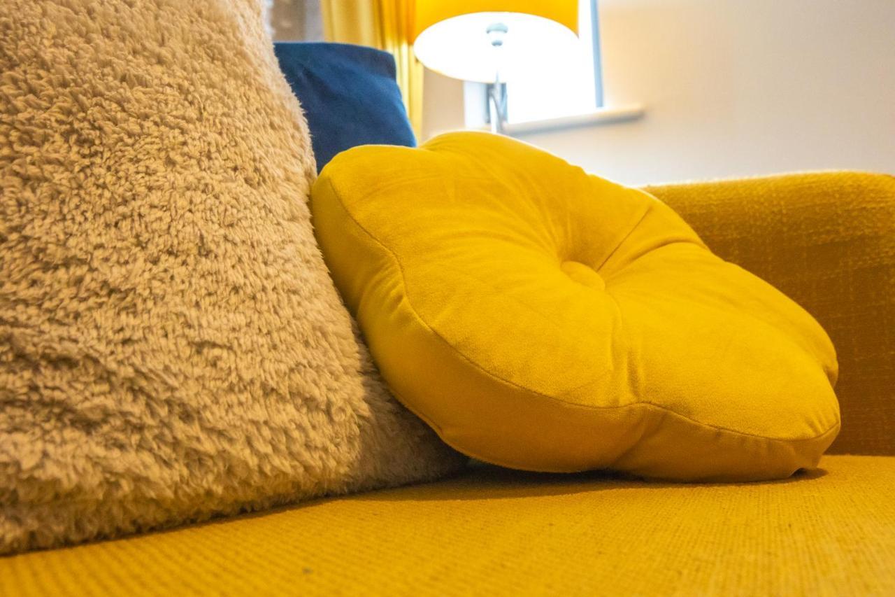 Newly Furnished Appartment Near Train Station Вулвергемптон Екстериор снимка