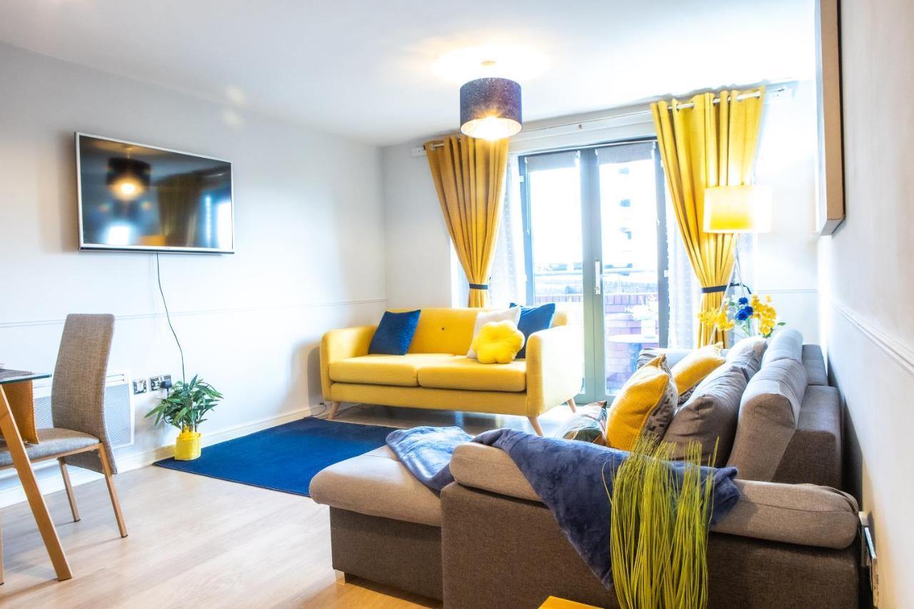 Newly Furnished Appartment Near Train Station Вулвергемптон Екстериор снимка