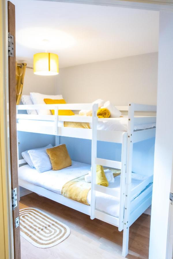 Newly Furnished Appartment Near Train Station Вулвергемптон Екстериор снимка